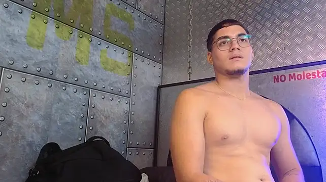 ThiagoFox Chat XXX live