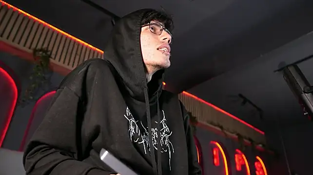 David__HugeのライブXXXチャット