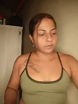 Chat XXX en directo de Giselabrunette25