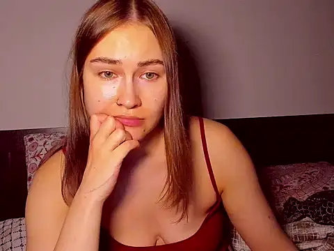 sleeeep_y Adlı Modelin Canlı XXX Sohbeti