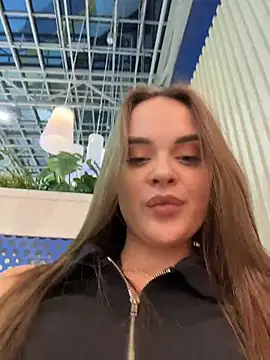 KristiRichn Live XXX chat