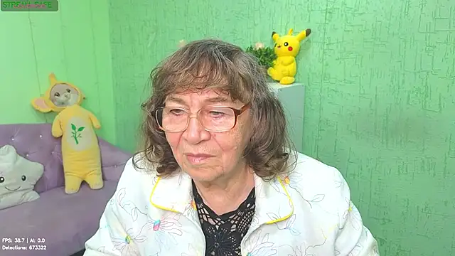 Betty_Brick Adlı Modelin Canlı XXX Sohbeti