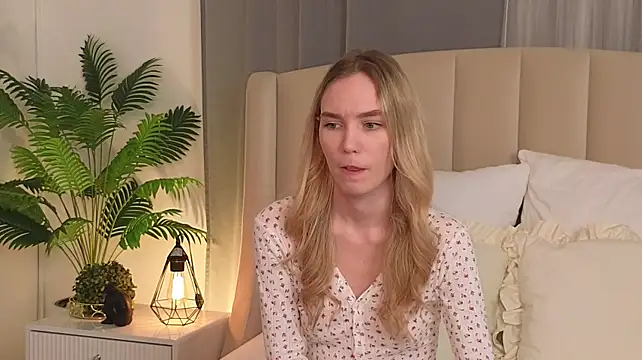 NikkiRyx Chat XXX in diretta