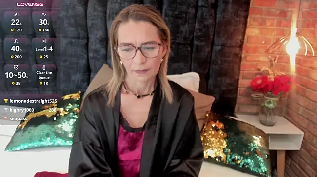 Chatroom XXX en direct de Issa_Milf__