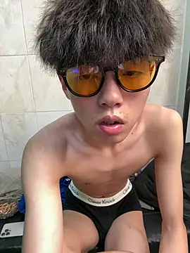 YT_11 Adlı Modelin Canlı XXX Sohbeti