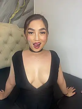 แชท XXX สดของ KiaraBikerr