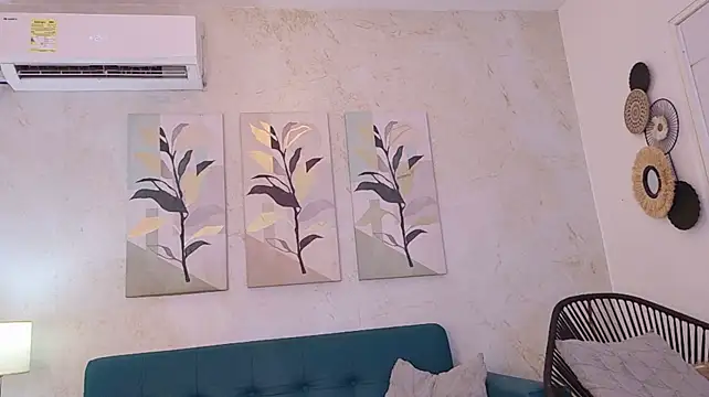 Chat +18 de kristyl_paez ao vivo