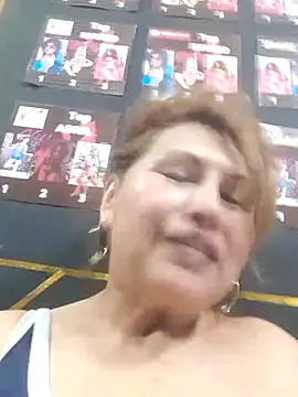 Chat +18 de Kazsandraa ao vivo