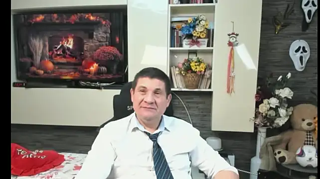SpartacusDaddy48 live XXX chat