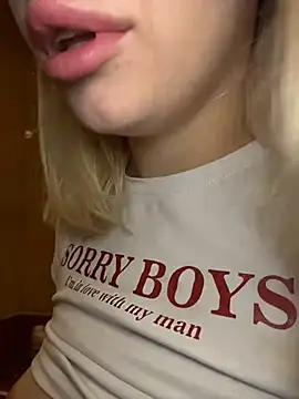 צ'אט XXX בשידור חי של DayaFoxy