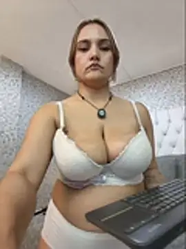 Czat XXX na żywo – SamyPrincexx