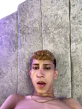 XXX chat uživo modela edward_rueda