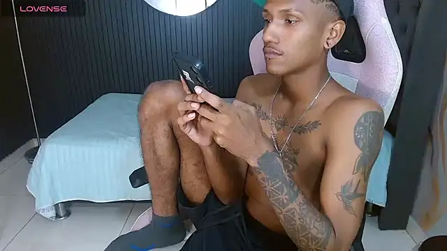 XXX chat uživo modela ManSant