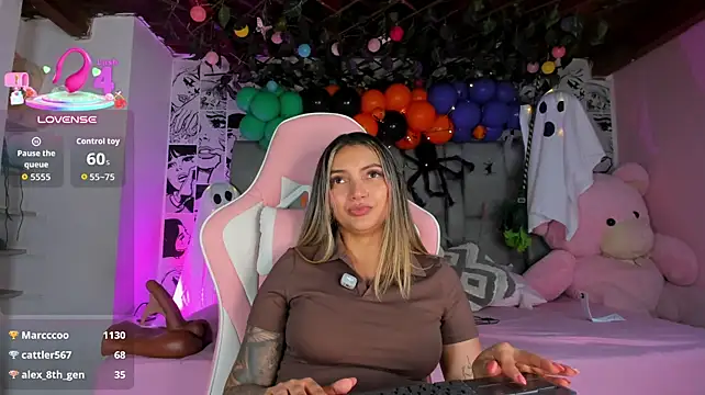LucyRosse's Live XXX Chat