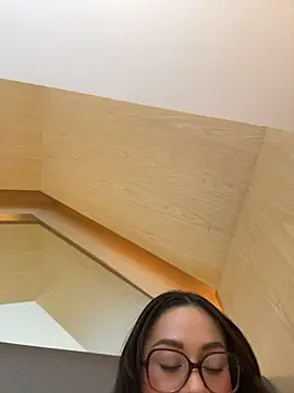 GabbyVoss 即時 XXX 聊天