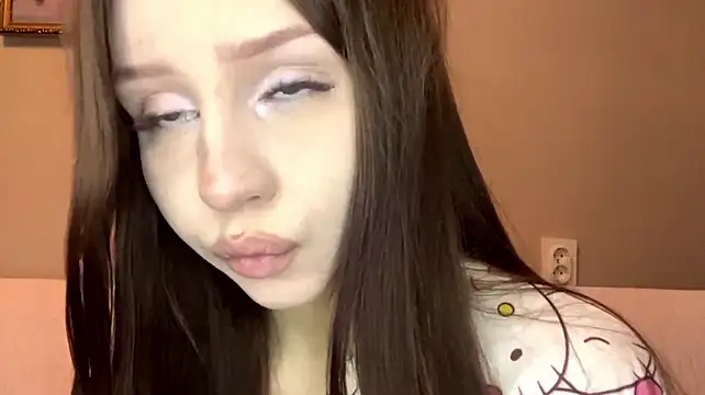 KittyShyy Adlı Modelin Canlı XXX Sohbeti