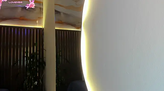 HoneyMilf_'s Live XXX Chat