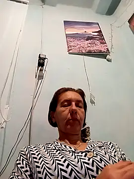 Tania9876's Live XXX Chat