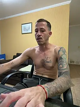 MeladoDiMel Adlı Modelin Canlı XXX Sohbeti