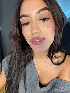 MystiqueXXX live XXX chat