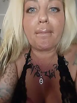 MiaMoolyn Live XXX chat