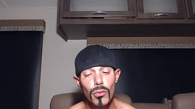 ThickD2C Chat XXX in diretta