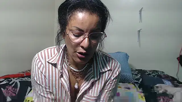kateleyagrey's Live XXX Chat