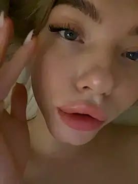 XXX chat uživo modela Lisaaa_Alisa