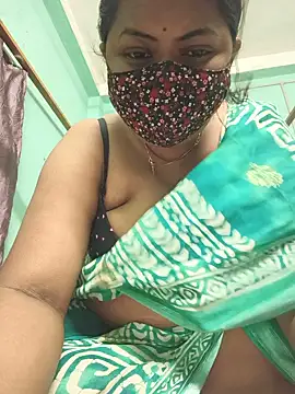 priya_bindass' Live XXX Chat