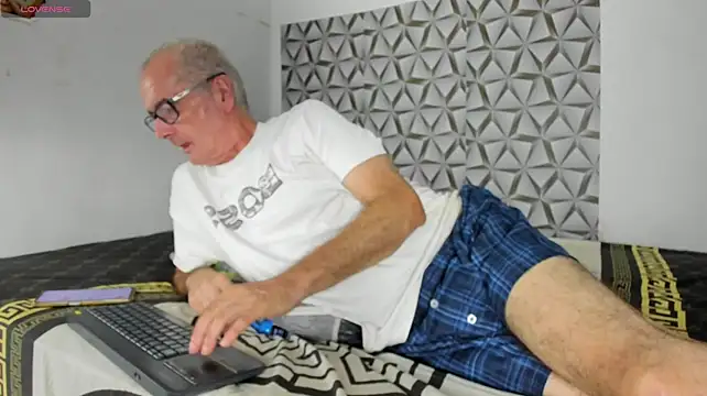 Онлайн чат XXX david_holman