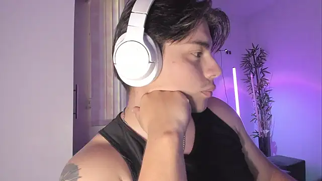 Chat +18 de Giordano_Russo ao vivo