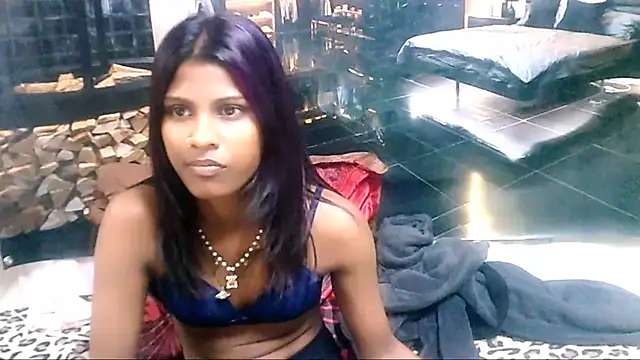 IndianSilkySpice's Live XXX Chat