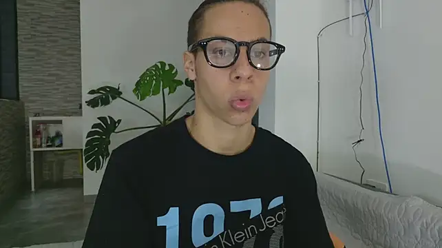 grey___27 élő XXX-chatje