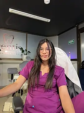 iris_cuteface's Live XXX Chat