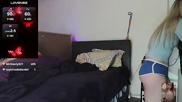 Blondiewithanass লাইভ XXX চ্যাট