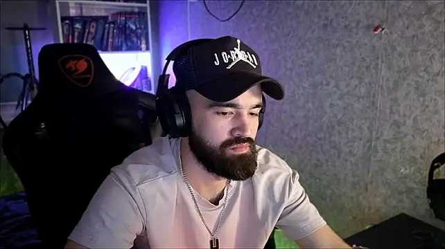 _Serious_Man live XXX chat