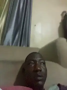 Big_Deeq1 Show in webcam