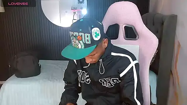 ManSantのライブXXXチャット