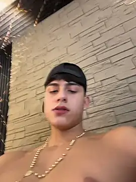 Lander_Cruz Live XXX-Chat