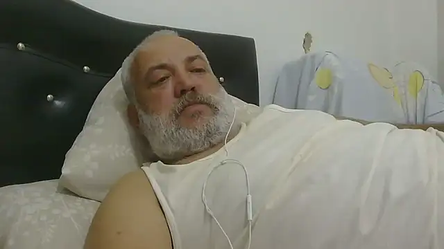 husoizmirn Live XXX chat