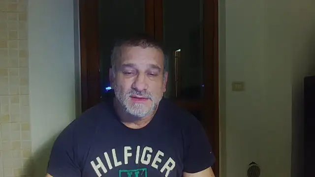 Mauro7788 Adlı Modelin Canlı XXX Sohbeti