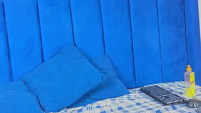 Chat +18 de ALESSIAMONROE_CR ao vivo