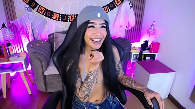 Raven_Wood's Live XXX Chat
