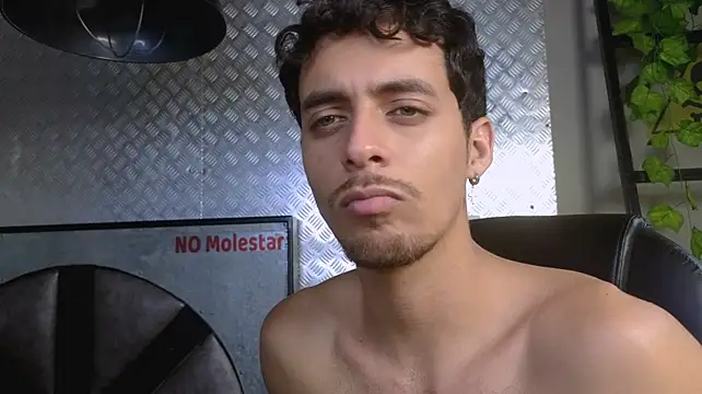 Chat XXX ao vivo de Jeey_Bee