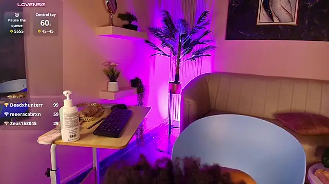 Онлайн чат XXX CataleyaMoon_