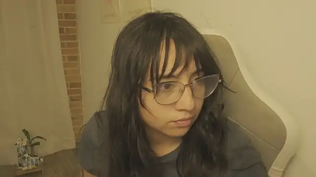 Chat +18 de EmmitaGarcia ao vivo