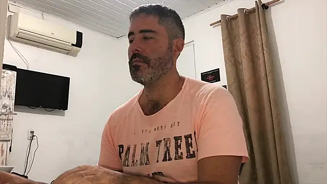 Chat XXX ao vivo de victor_chat