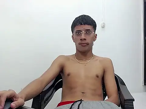 XXX chat uživo modela brayan__hot__
