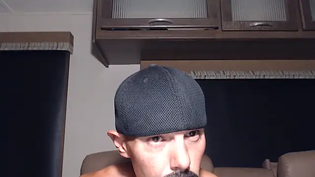 ThickD2C live XXX chat