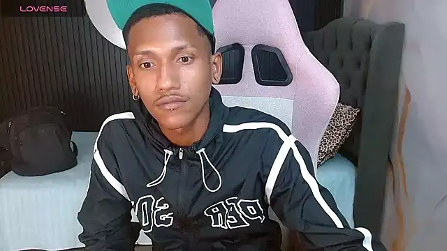 ManSant live XXX chat